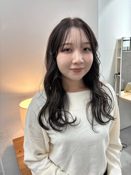 シー(thee) 透明感グレージュ