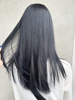 イチロク(16)の写真/髪のお悩みを解決！ダメージレスで自然なストレートが叶う♪柔らか質感で毎日のお手入れも簡単に◎