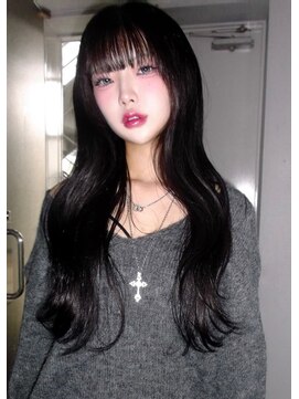 ピア ヤクイン(Pia Yakuin) 重ためぱっつん×ウェーブヘア