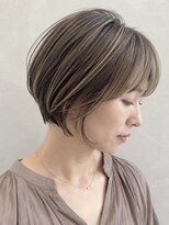 プレステージソファ 仙台(prestige Sofa)&nbsp;40代大人ショートボブ｜白髪ぼかしハイライト×ベージュカラー