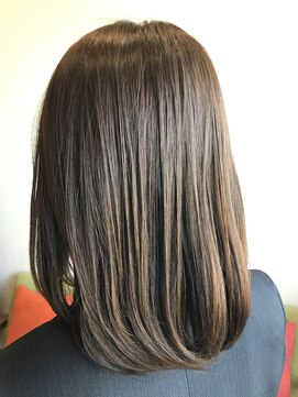 カシータフロル 守山(Casita flor) 王道ワンレンセミボブ