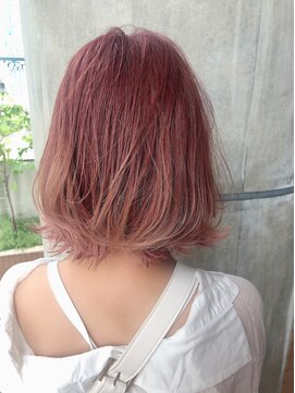 リコ(Lico) ピンクベージュ×グラデーション×外ハネボブ