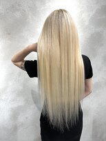 アルマバイロサ(ALMA by ROSA) 抜きっぱなしホワイトブロンド/担当rui