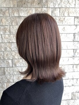 フラット 千葉(Flat.) くびれミディ、ミルクティブラウンブリーチなし【千葉】