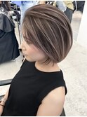 ハイライト白髪ぼかしダブルカラーインナーカラーショートボブ