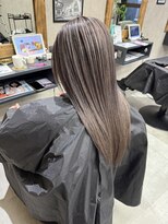 サニー 渋谷(SUNNY)&nbsp;バレイヤージュ、ハイライト、レイヤーロング、グレーベージュ