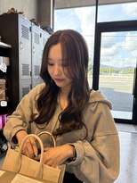 アチーブリス(achieve Liss)&nbsp;ナチュラルブラウン×韓国風ゆるふわウェーブ巻きセンターパート