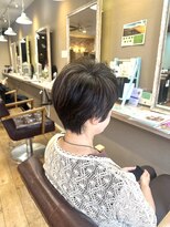 ヘアーメイクロージー 八軒店 (HAIR MAKE ROSY)&nbsp;くびれショート丸みショート白髪ぼかし細めハイライト