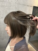 ロエ(LOE) オリーブベージュ×ボブ