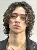 刈り上げセンターパートウルフ縦落ちツイストスパイラルパーマ