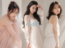 シー 岡崎(,SHE)