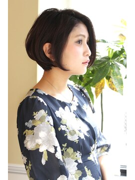 レウナ 外苑前(Reuna) 黒髪香草カラー☆大人前下がりボブ【外苑前・青山・表参道】