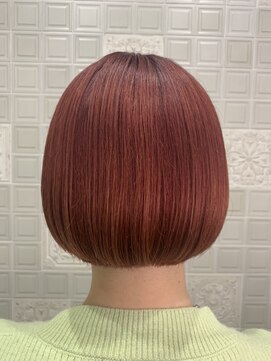 トリエラ(TRIELA) 朱色ミニボブ