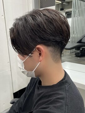 バイフィフス 原宿/表参道(by fifth) ナチュラルセンターパート/ナチュラルストレート/ツーブロ