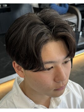 バース バイ ハピネス(BIRTH by happiness) 刈り上げニュアンスセンターパート