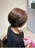 抜かりない大人ショート。脱白髪染めハイライト