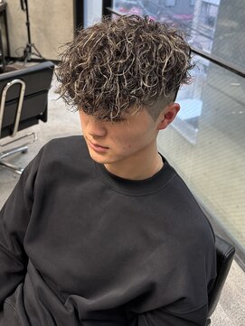 イーラ(era) スペインカール平巻き波巻きパーマスパイラルパーマ眉毛