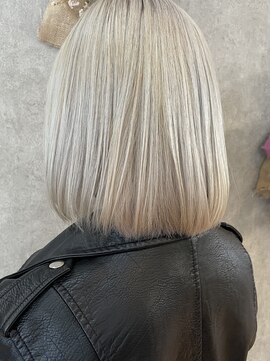 パーミル ヘア クマモト(permille ‰ hair Kumamoto) ホワイト×ブロンド