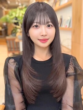 ルエ(rue) △ぱっつん前髪フェミニンロングレイヤーロングレイヤーカット