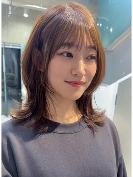 エミュ 表参道 青山(emu) ウルフくびれミディアムハッシュレイヤー表参道