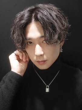 メンズフィール 南森町(MENS FEEL) MEN’S HAIR/波巻きツイストスパイラル/リバースセンターパート