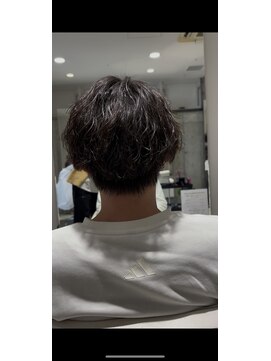 ミリ(milli Produce by ITAKURA) ツイストスパイラルパーマ