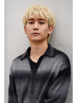 レジュアル(RESSUAL) 刈り上げセンターパートリバースセンターパートニュアンスパーマ