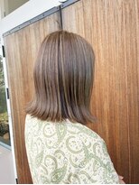 シャポン&nbsp;大人の極細ハイライト×こなれ外はねボブ