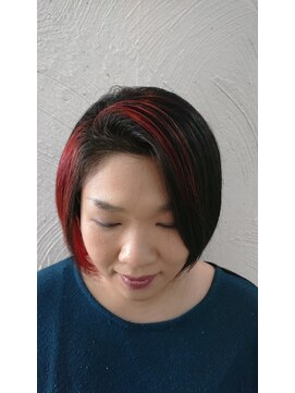 ブルーデイジー(BLUE DAISY) 前下がりショートボブ