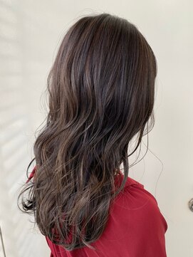 ジーナ 新宿(Zina) 【Zina　新宿】イメチェン毛先パーマ耳かけ×フォギーベージュ