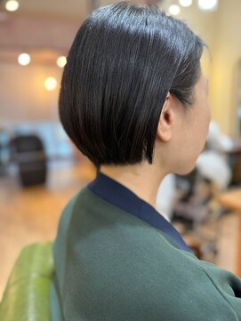 ラキ(laki) コンパクトシルエット切りっぱなしショートボブ laki/八丁堀