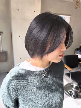 ブルーメ(Blume...) 前下がりマッシュショート.ブルージュカラー！