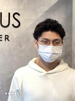 エヌドットバーバー ヒロオ(N.BARBER HIROO)&nbsp;ツーブロックで映えるカーリースパイラルパーマ<理容室>