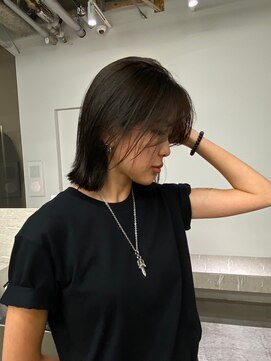 ステン(sten) 外ハネボブ/切りっぱなしボブ/センターパート/グレージュ