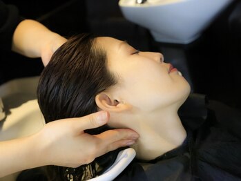 ヘアーアクシス(HAIR AXCIS)の写真/落ち着くアロマで心も頭もリラックス＊日頃の自分にちょっとご褒美を♪