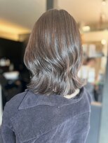 ローレン(LOREM)&nbsp;透明感/春カラー/こなれミディ/外ハネレイヤー/ワイドバング