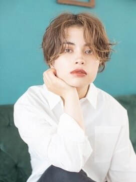 ヘアアンドリラクゼーション シャッセ(Hair&Relaxation SASE) フェミニンショート