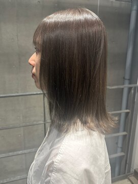 ヴィヴィ(VIVIE) 透明感暗めカラーオリーブグレージュ小顔前髪ひし形くびれヘア