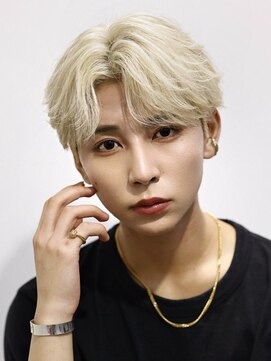 リップス 自由が丘(LIPPS) ブロンドセンターパート