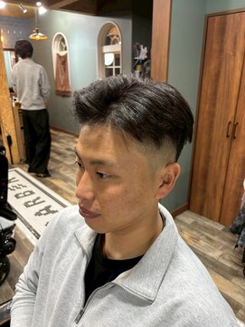 MEN’S HAIR/サーフカール/刈り上げセンターパート/柏