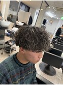 メンズパーマ金メッシュ波巻きツイスパマッシュ