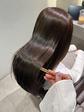 フォト 新宿(foto) 縮毛矯正/似合わせカット/ミディアムレイヤーカット/新宿