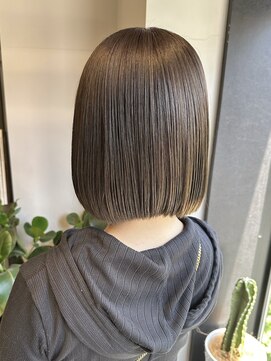 ディーエックス スリー(Dxxxx III) 王道ボブ REI