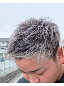 フラム ヘアデザイナーズ(FuLAM Hair designers*) ホワイトカラー☆