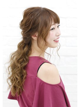 ララルーモ スタジオ(LaLarOomo STUDIO) 【JR新宿東口3分西武新宿駅直結】ルーズローポニー