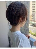 大人可愛い20代30代40代小顔ワンサイドショートボブ丸み前下がり