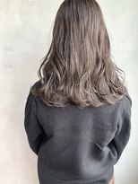 キチ(kichi.)&nbsp;[kichi.] セミロング×モカグレージュ