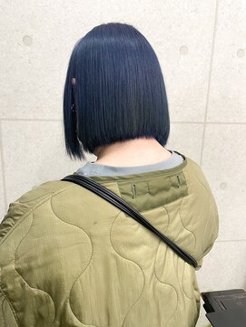 アンリ(Anli) 【Anli☆岩瀬萌】ネイビーブルー 切りっぱなしボブ