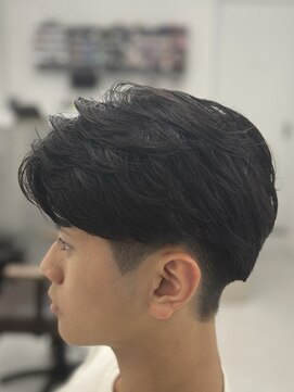 バース 梅田中崎町店(BIRTH) ニュアンスパーマセンターパートフェザーパーマ韓国メンズパーマ