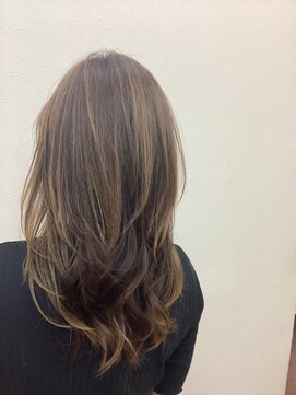 グラーフ(gra:f) ハイライトロングヘアー